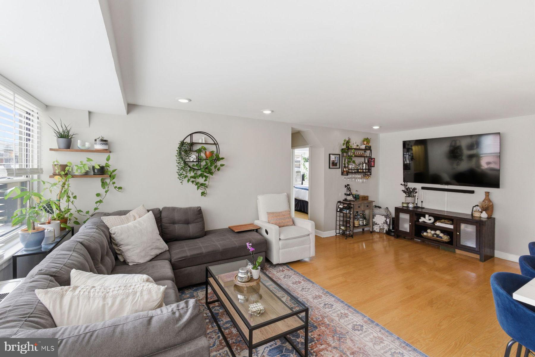 1810 RITTENHOUSE SQUARE 509