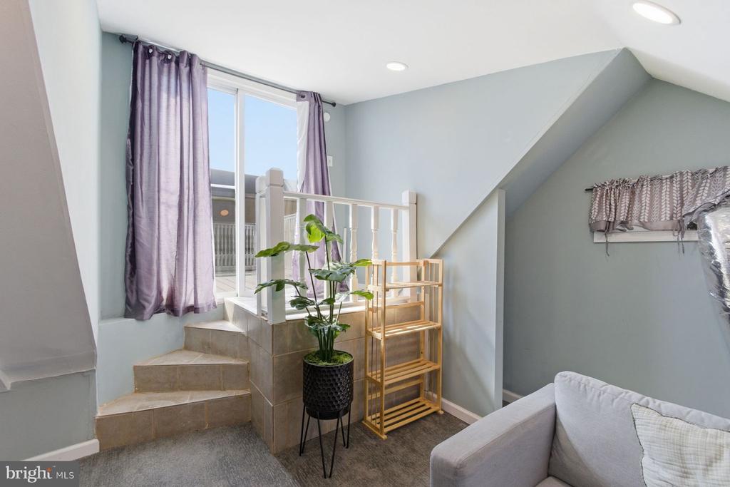 1102 S FRONT STREET 1/2