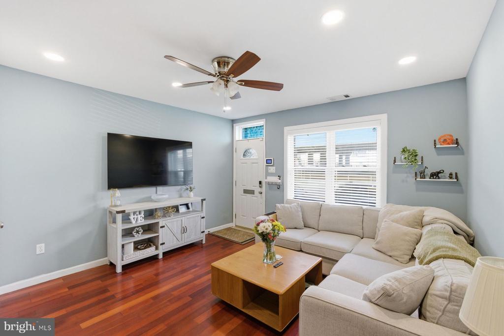 1102 S FRONT STREET 1/2