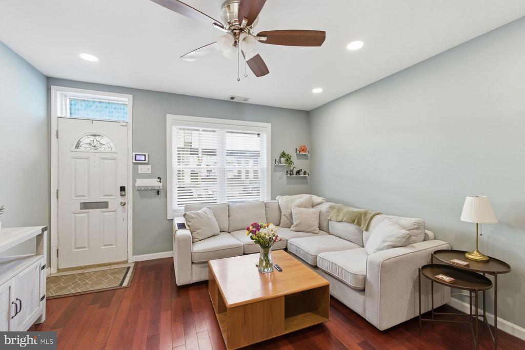 1102 S FRONT STREET 1/2