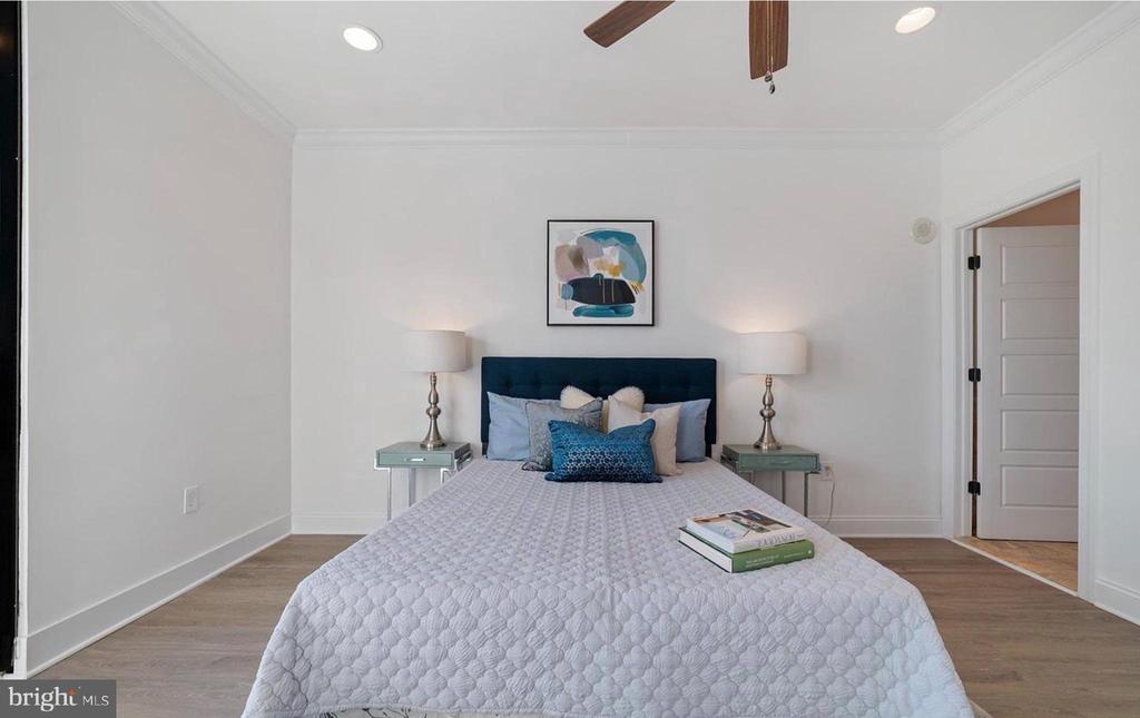 1 BROWN STREET Unit: 2B2BA