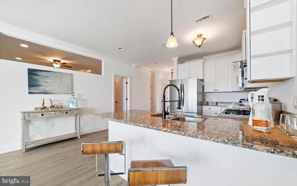 1 BROWN STREET Unit: 2B2BA