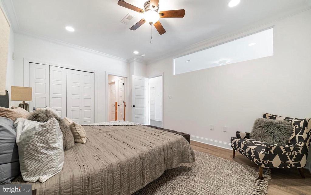 1 BROWN STREET Unit: 2B2BA