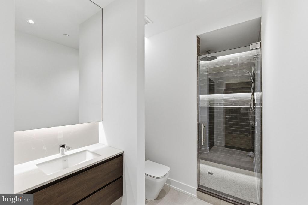 2108-10 WALNUT STREET Unit: 401