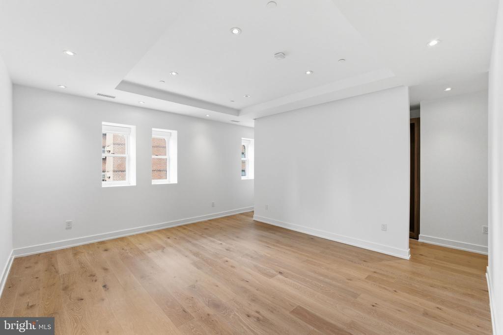 2108-10 WALNUT STREET Unit: 401