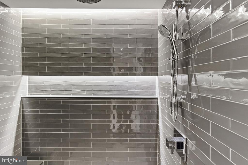 2108-10 WALNUT STREET Unit: 401