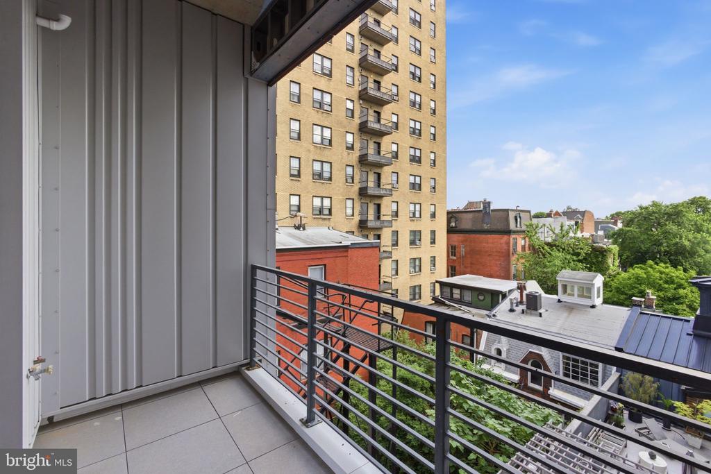 2108-10 WALNUT STREET Unit: 401