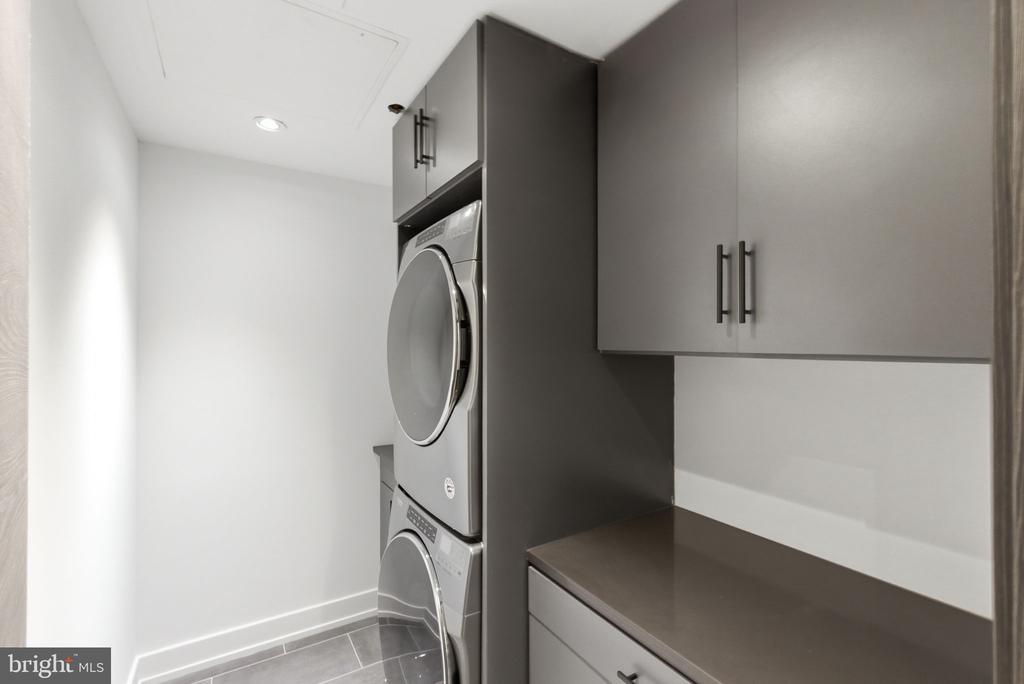 2108-10 WALNUT STREET Unit: 401