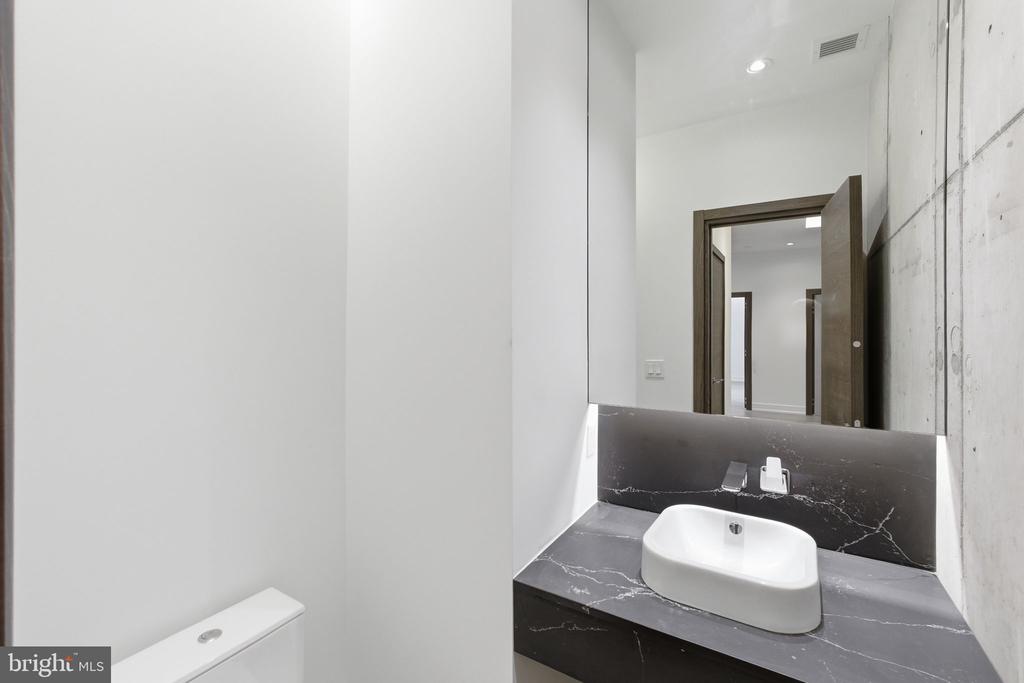 2108-10 WALNUT STREET Unit: 401