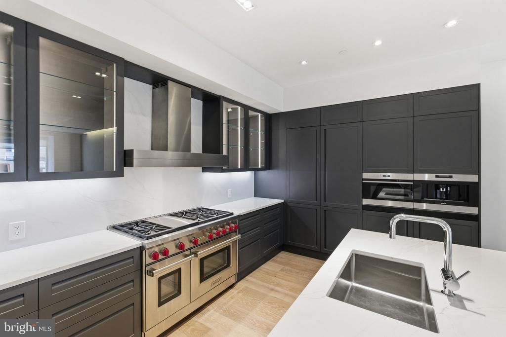 2108-10 WALNUT STREET Unit: 401