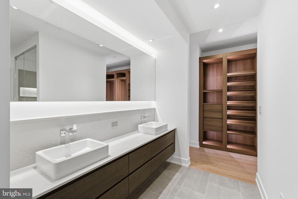 2108-10 WALNUT STREET Unit: 401