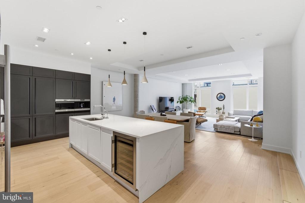 2108-10 WALNUT STREET Unit: 401