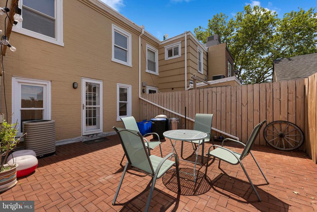 309 E GIRARD AVENUE