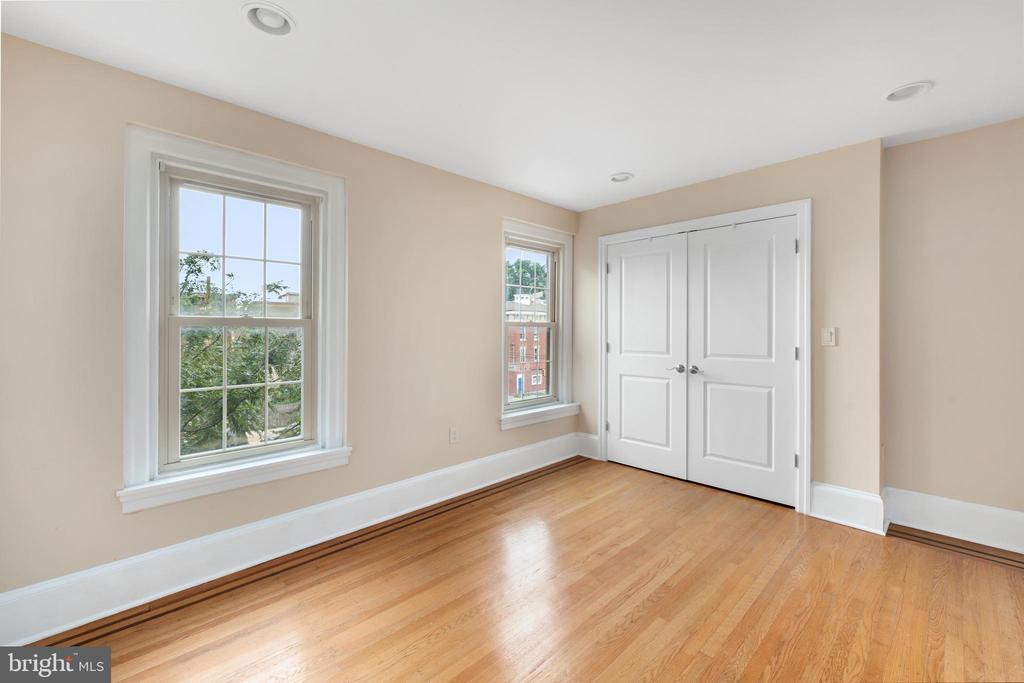 309 E GIRARD AVENUE