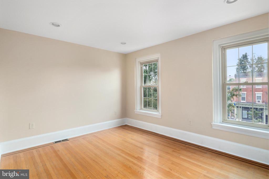 309 E GIRARD AVENUE