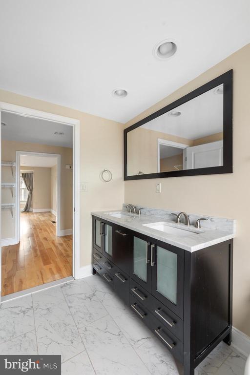 309 E GIRARD AVENUE