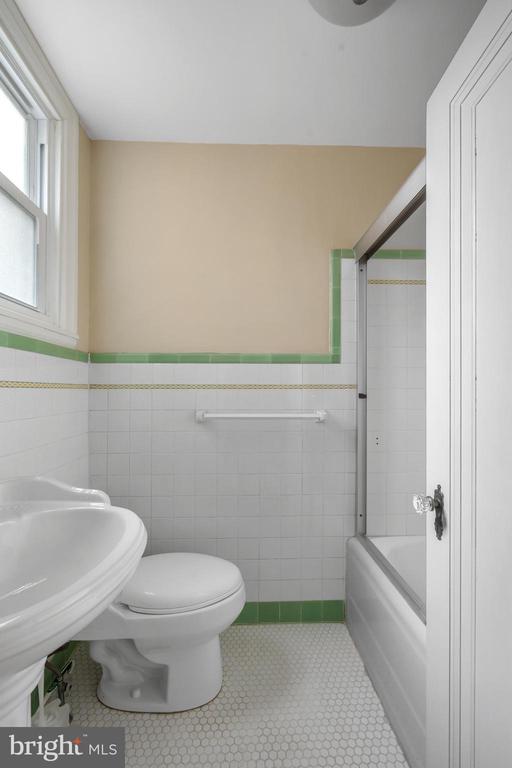 309 E GIRARD AVENUE