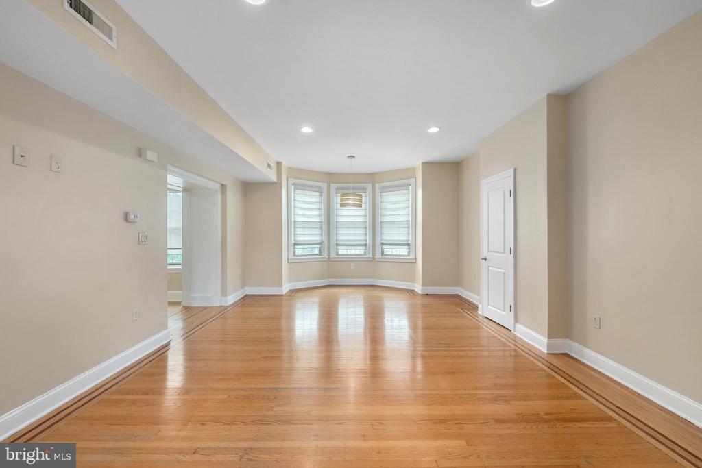 309 E GIRARD AVENUE