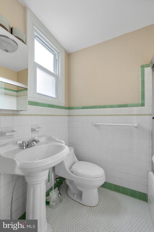 309 E GIRARD AVENUE