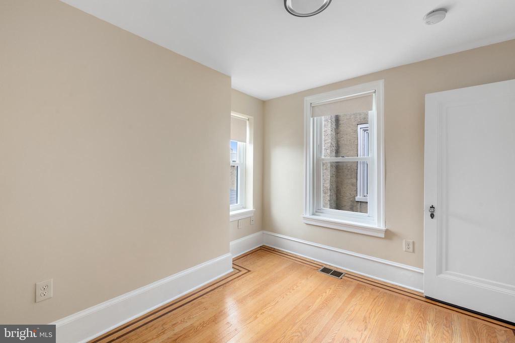 309 E GIRARD AVENUE