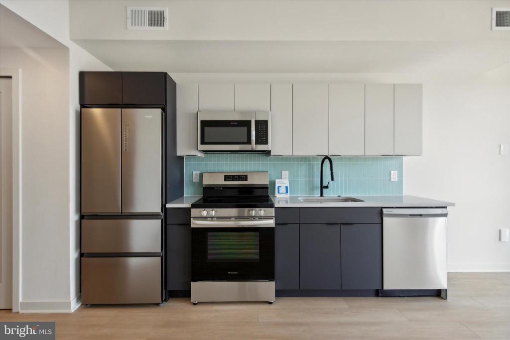 1775 N AMERICAN STREET Unit: 211