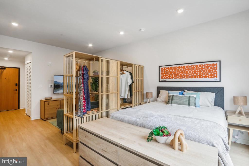 1775 N AMERICAN STREET Unit: 211