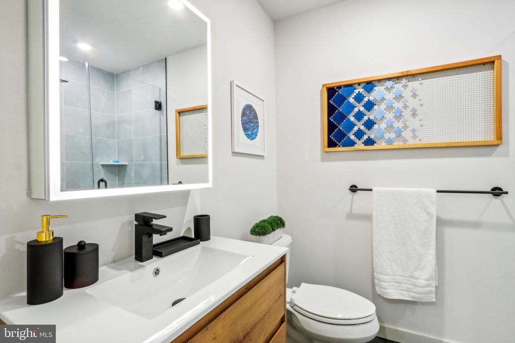 1775 N AMERICAN STREET Unit: 211