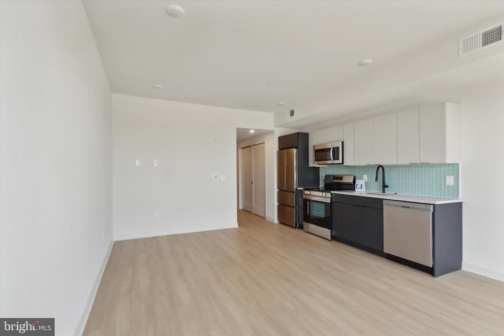 1775 N AMERICAN STREET Unit: 211
