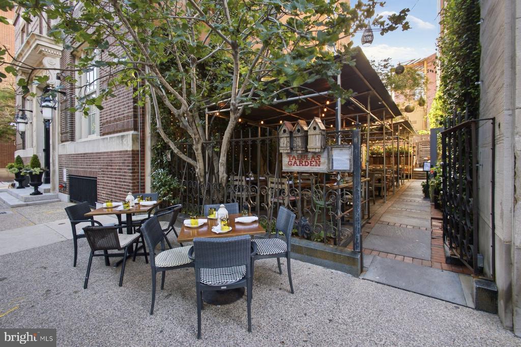 210 W WASHINGTON SQUARE Unit: 6N