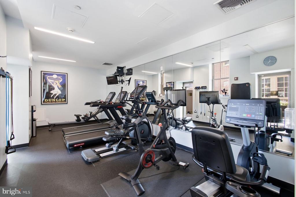 210 W WASHINGTON SQUARE Unit: 6N