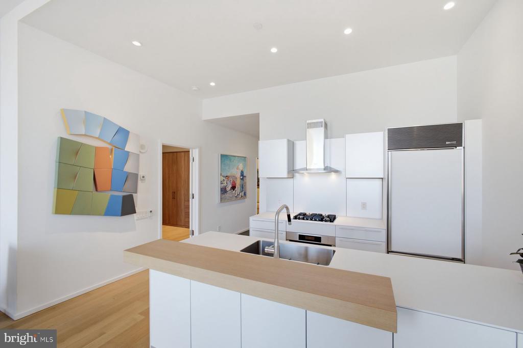 210 W WASHINGTON SQUARE Unit: 6N