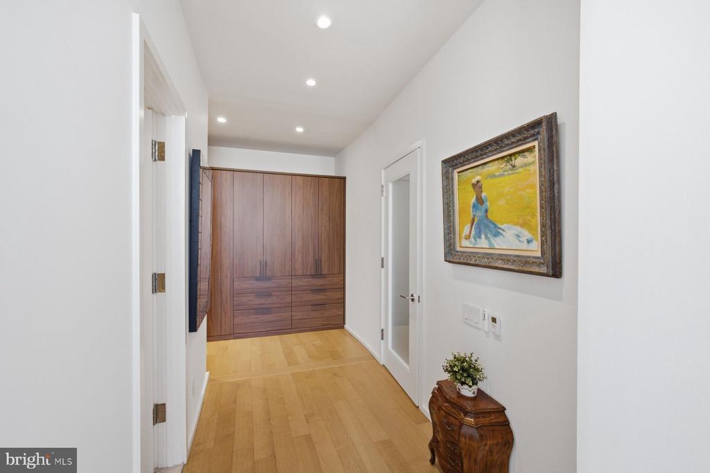 210 W WASHINGTON SQUARE Unit: 6N