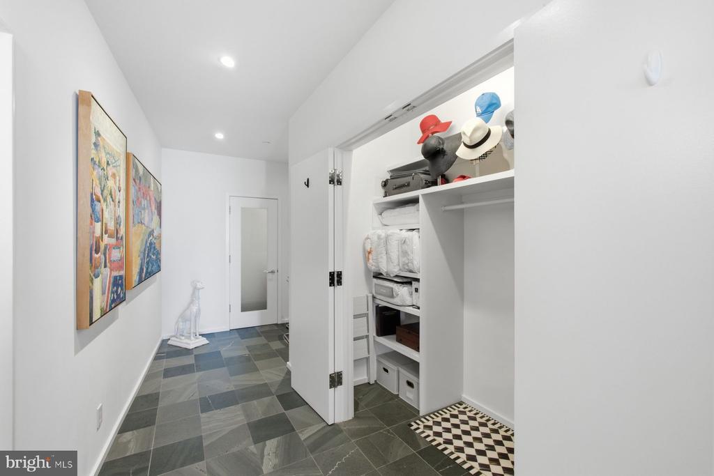 210 W WASHINGTON SQUARE Unit: 6N