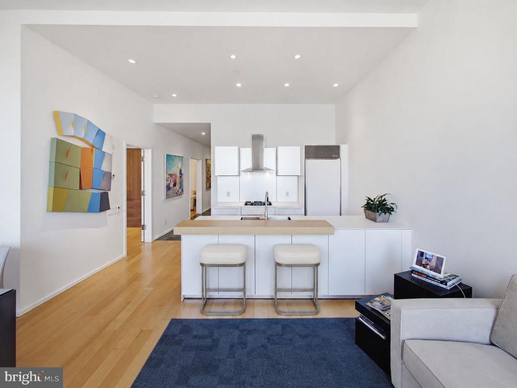 210 W WASHINGTON SQUARE Unit: 6N