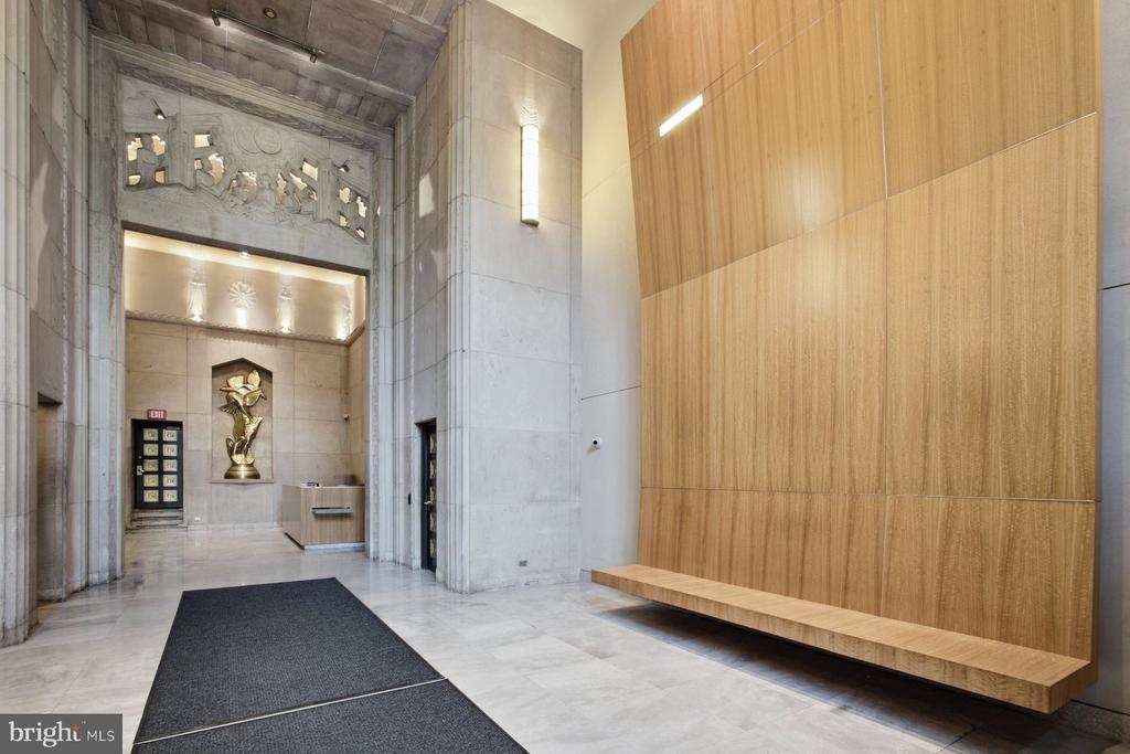 210 W WASHINGTON SQUARE Unit: 6N