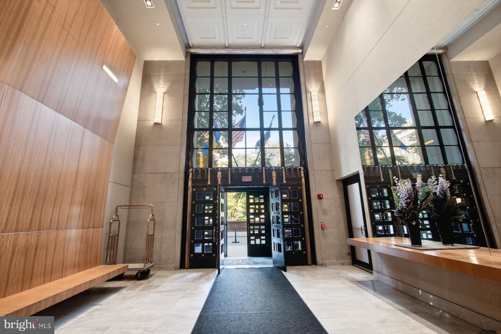 210 W WASHINGTON SQUARE Unit: 6N