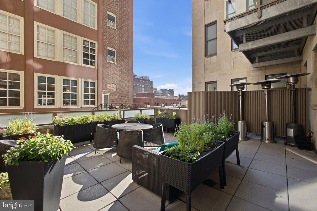 210 W WASHINGTON SQUARE Unit: 6N