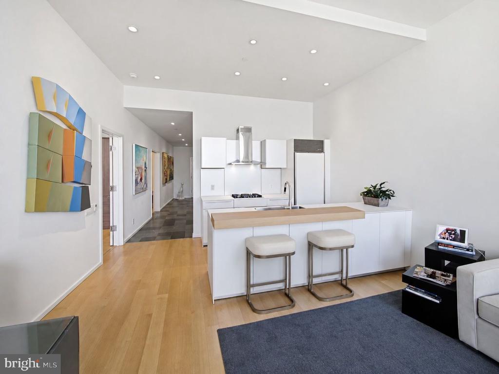 210 W WASHINGTON SQUARE Unit: 6N