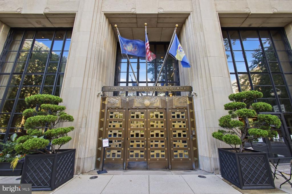 210 W WASHINGTON SQUARE Unit: 6N
