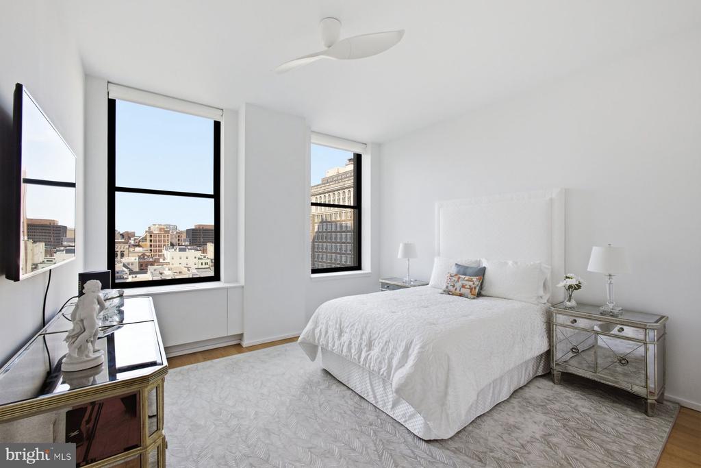 210 W WASHINGTON SQUARE Unit: 6N