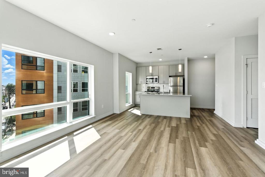 2110 E NORRIS STREET Unit: 615