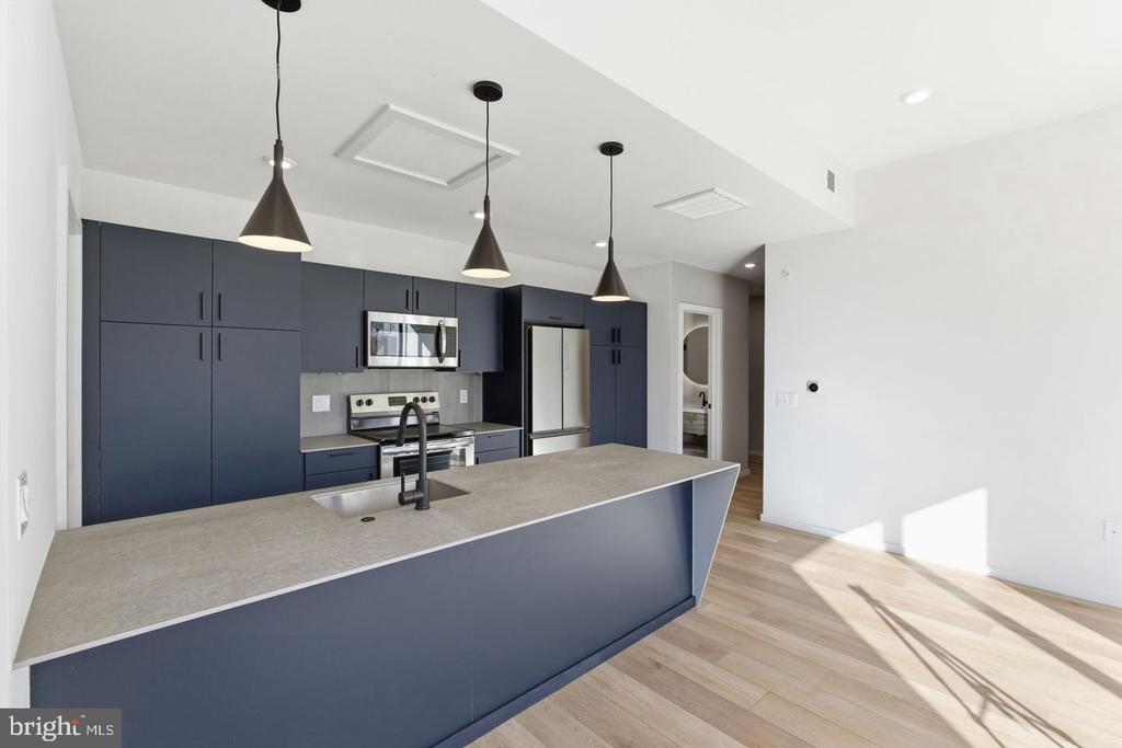 1705 N AMERICAN STREET Unit: 422