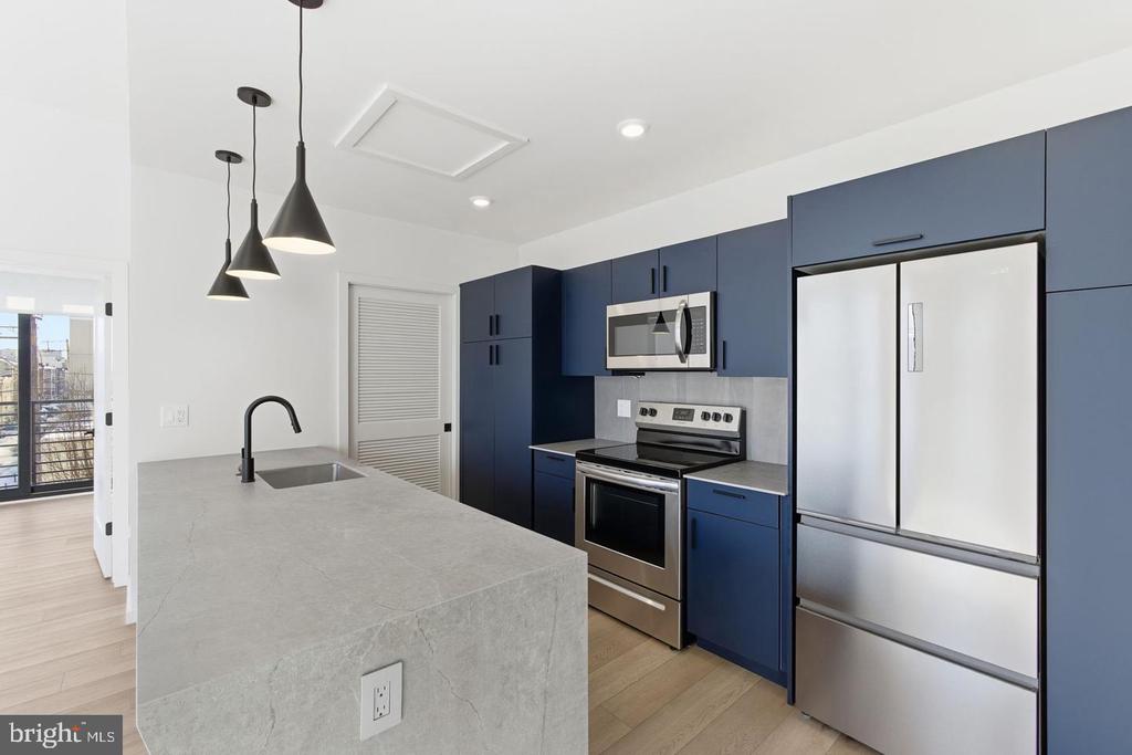 1705 N AMERICAN STREET Unit: 422