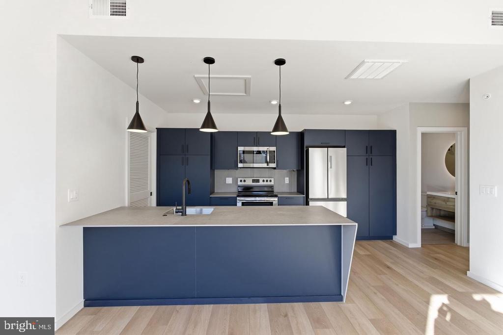 1705 N AMERICAN STREET Unit: 422