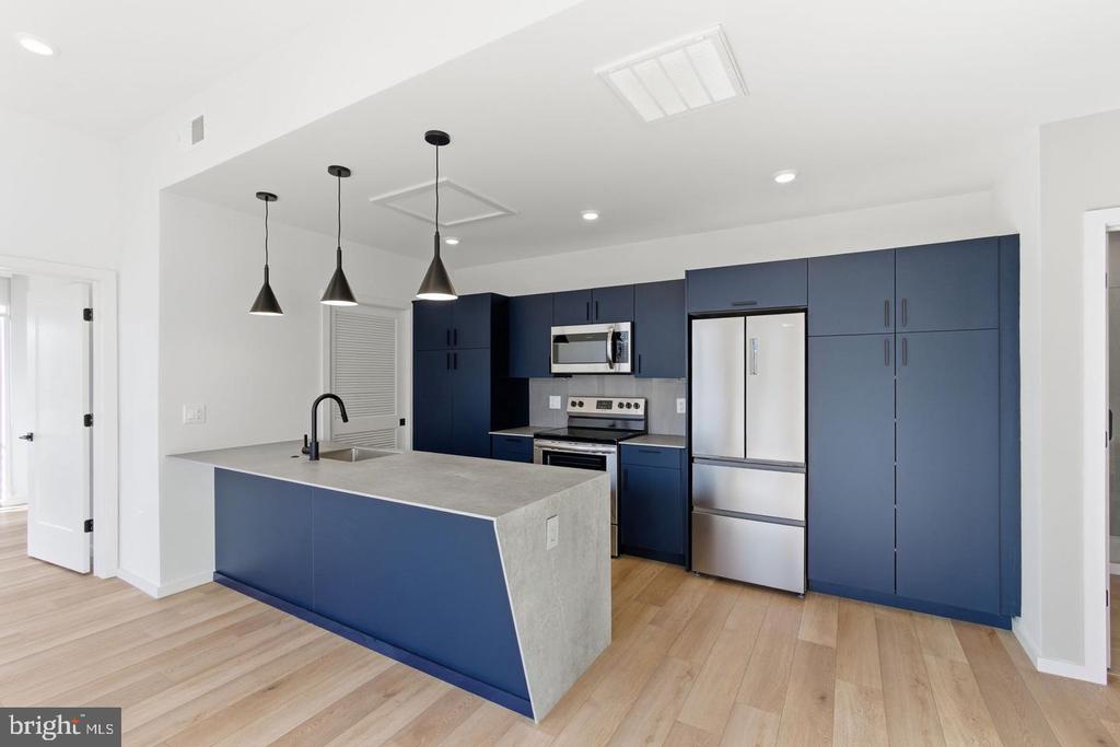 1705 N AMERICAN STREET Unit: 422