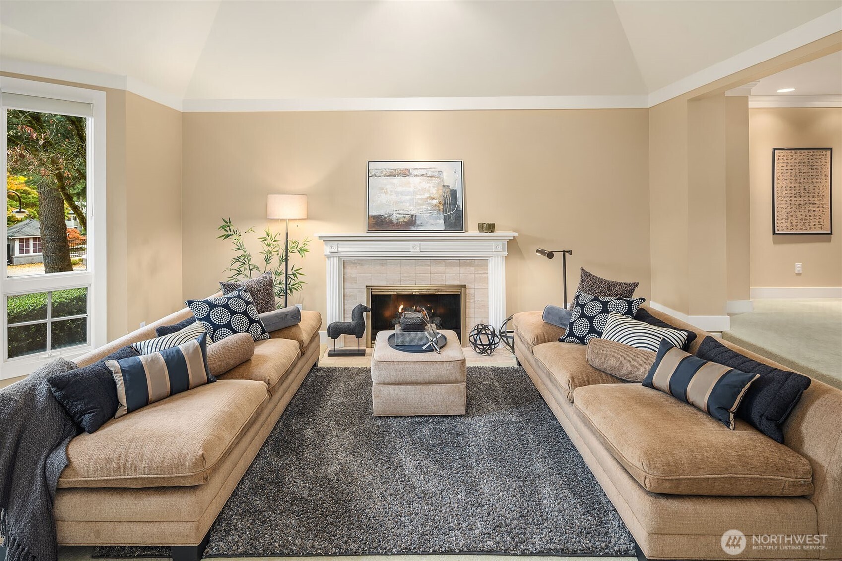 1728 Bellevue Way NE