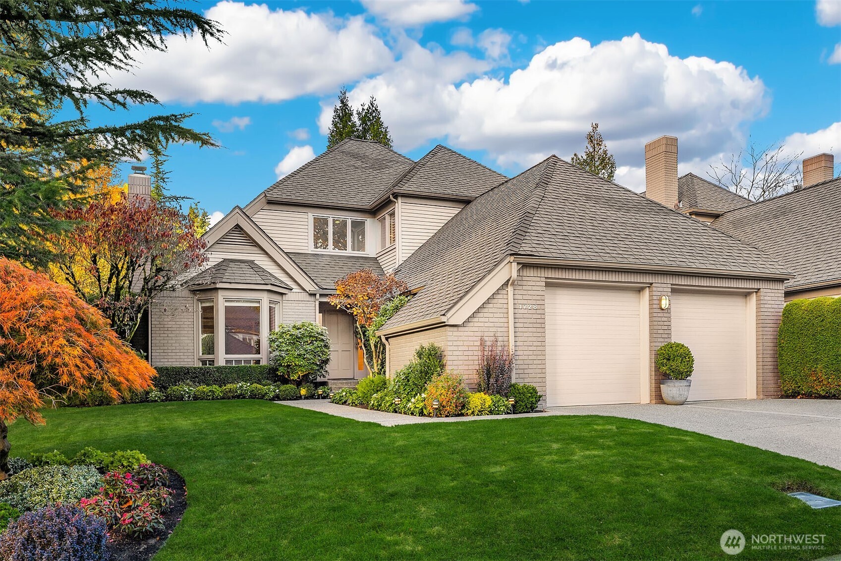 1728 Bellevue Way NE