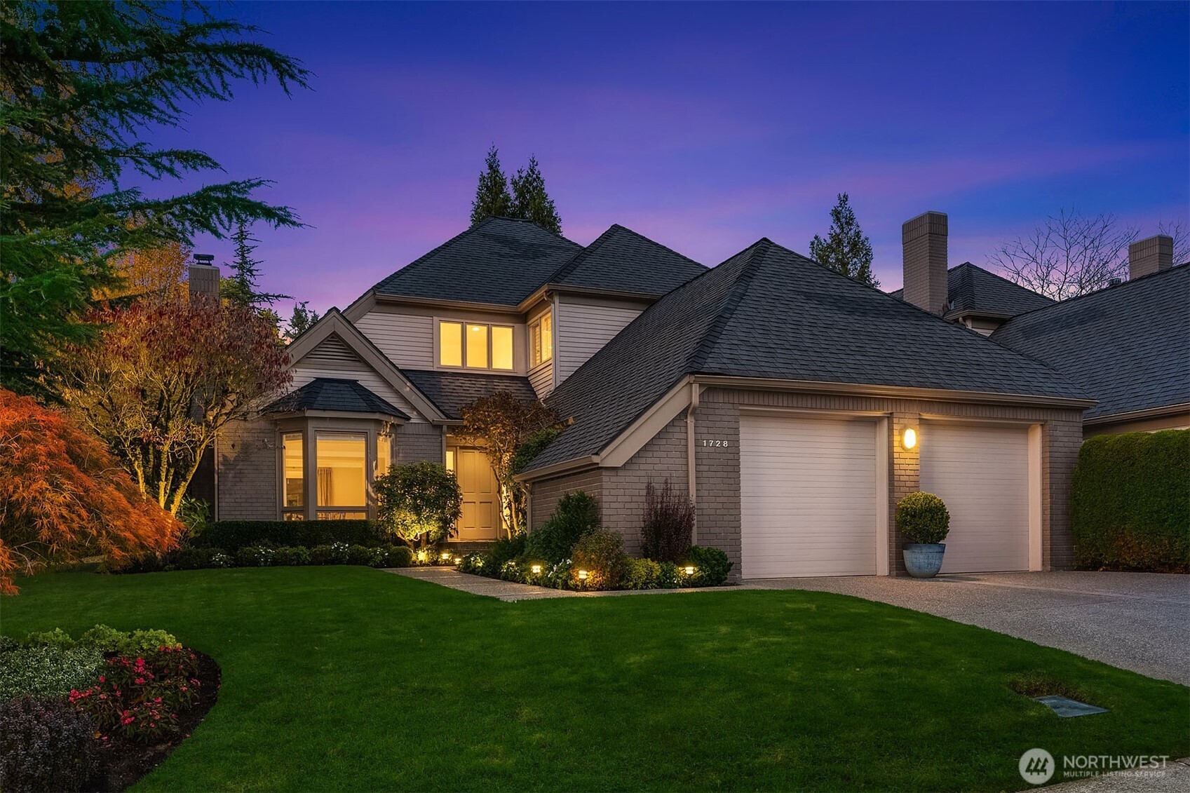 1728 Bellevue Way NE