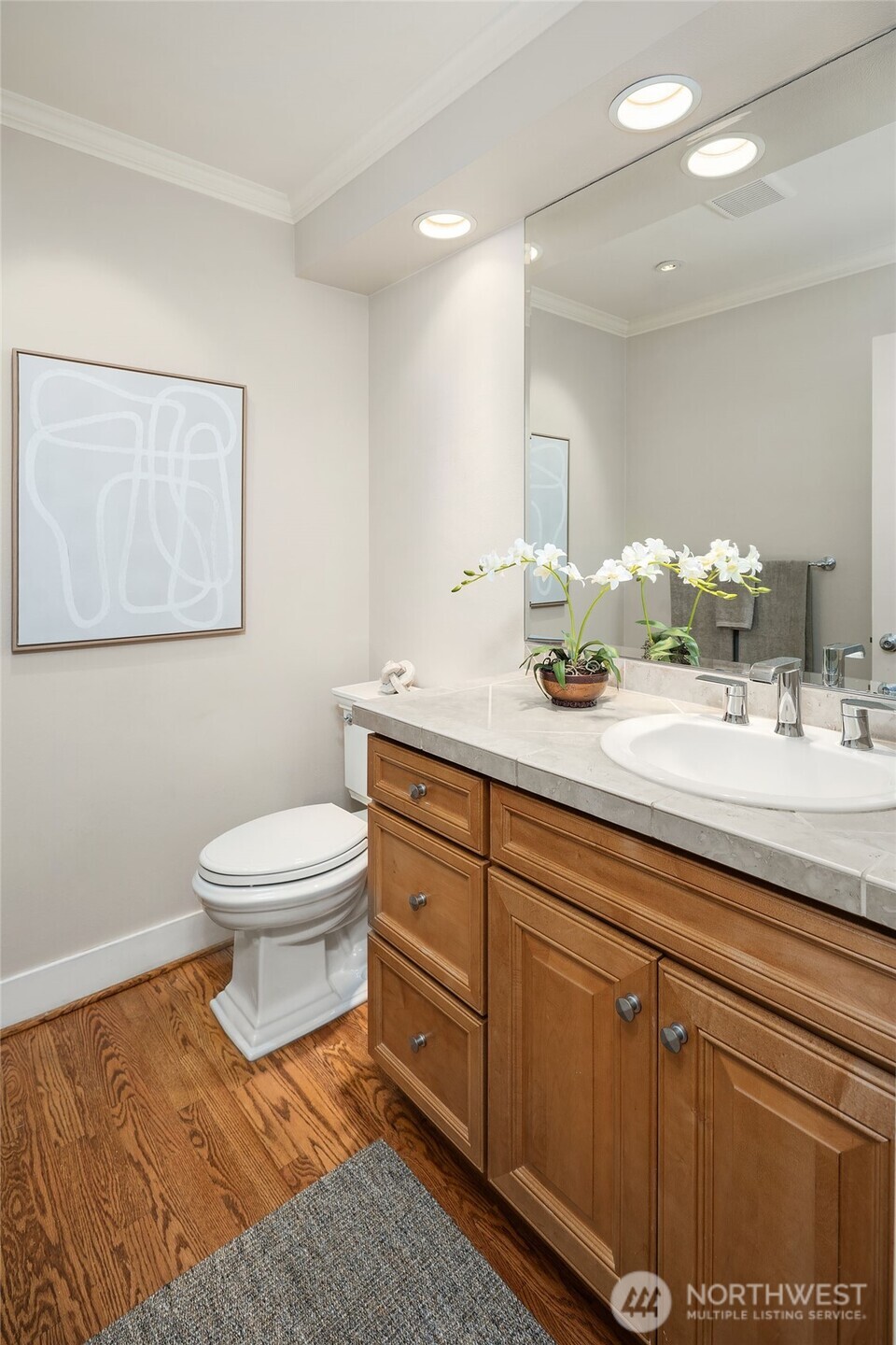 1728 Bellevue Way NE