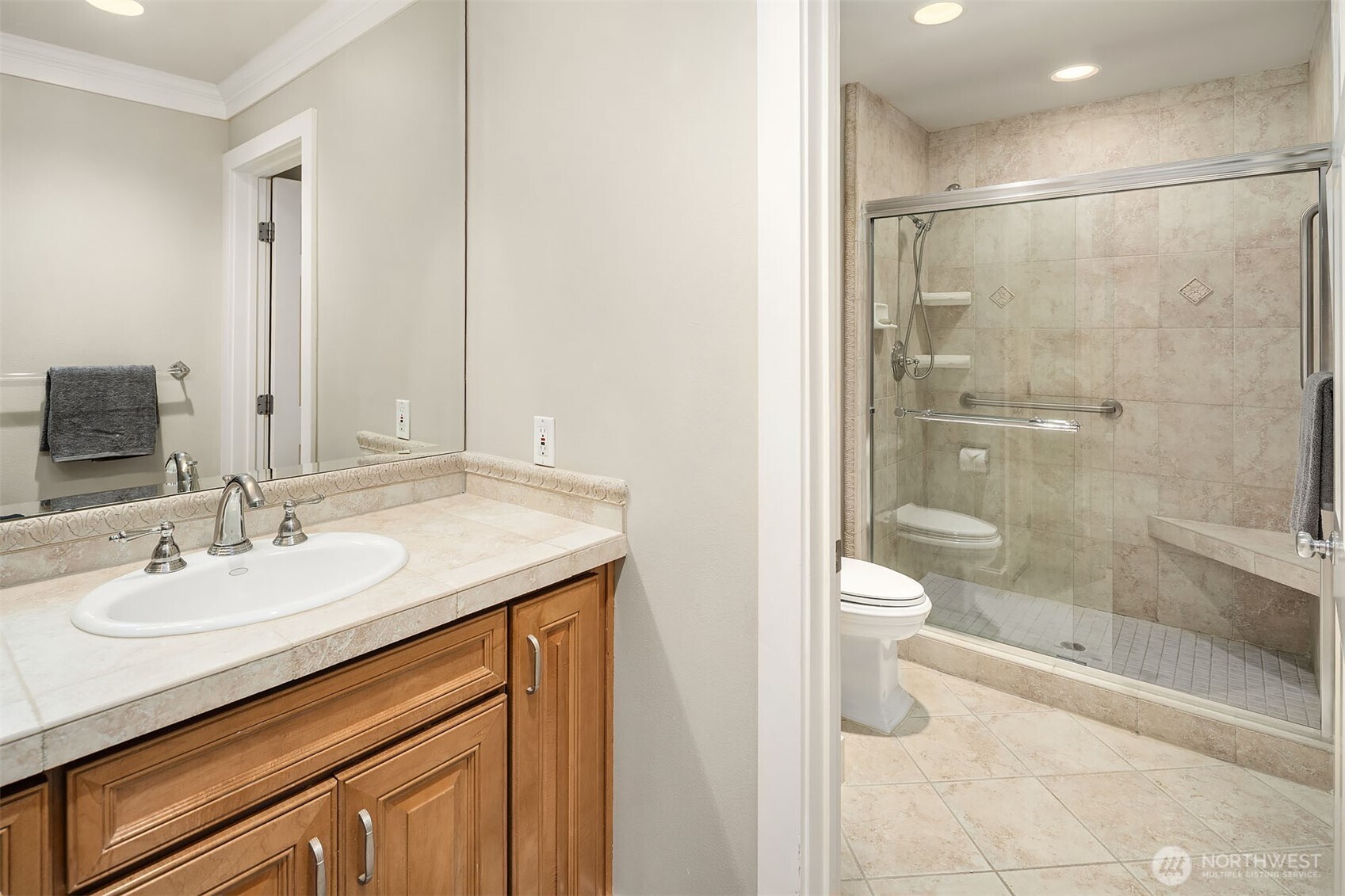 1728 Bellevue Way NE